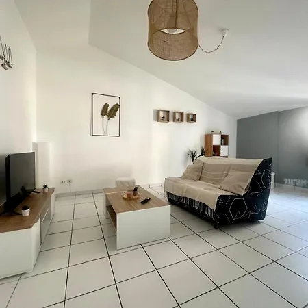 Cosy 45 M2 En Coeur De Ville, Proche Gare Ναρμπόν