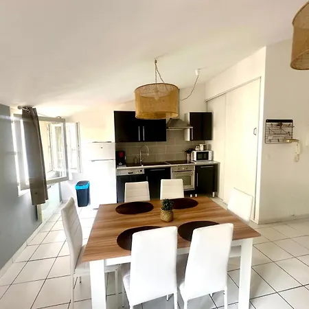 Cosy 45 M2 En Coeur De Ville, Proche Gare Ναρμπόν