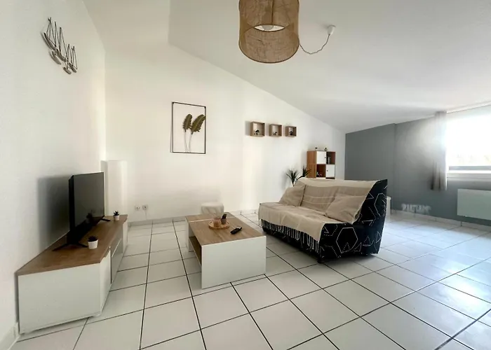 Cosy 45 M2 En Coeur De Ville, Proche Gare Ναρμπόν