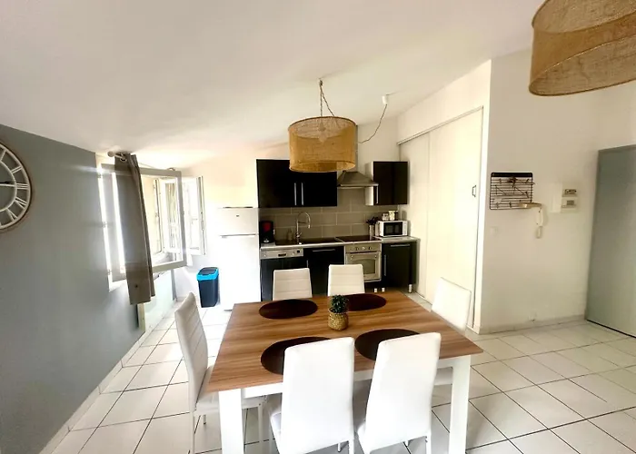 Cosy 45 M2 En Coeur De Ville, Proche Gare 纳博讷